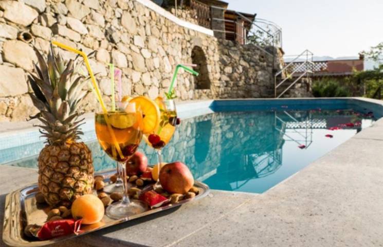 Ferienhaus für 6 Personen, mit Balkon und Terrasse sowie Garten und Pool