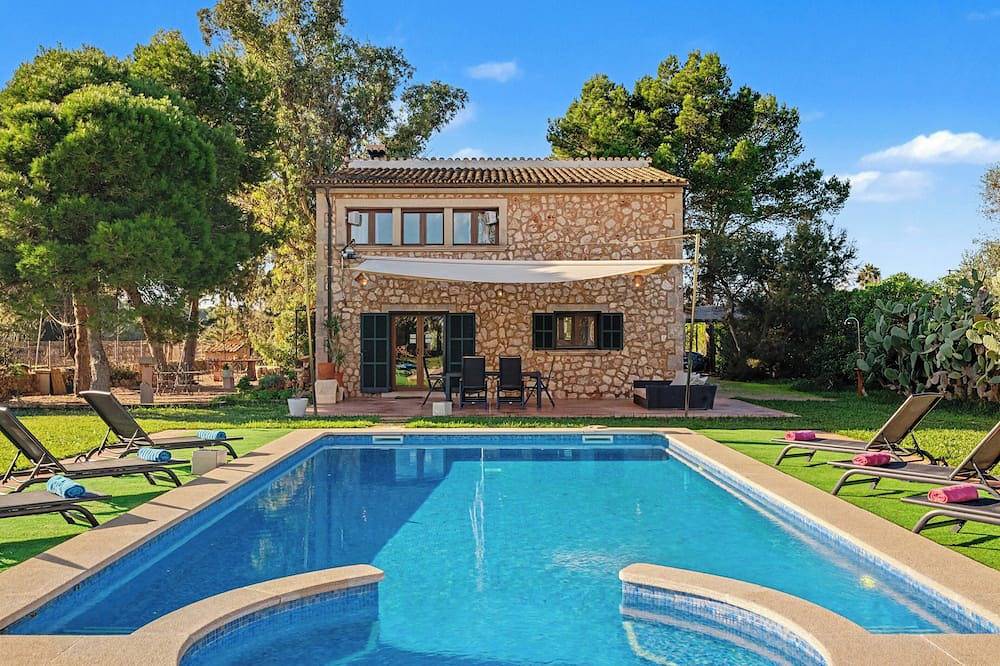 Villa Angela: Mediterrane Ruhe mit Pool nahe dem Strand Es Trenc in Es Trenc, Campos