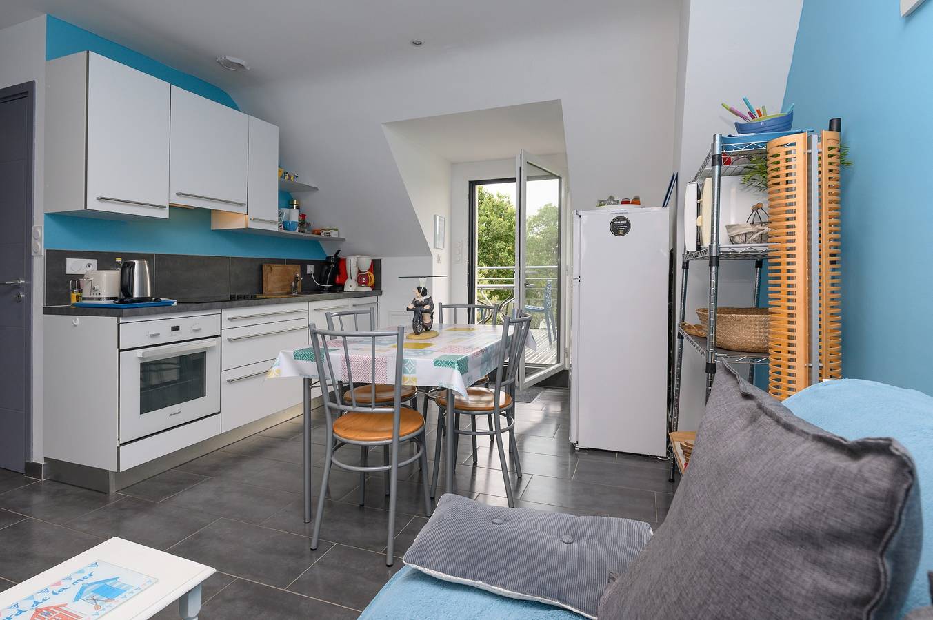 Ganze Wohnung, Appartement „Le Clos Du Pont, Zen“ mit Meerblick, privatem Pool und Wlan in Noyalo, Côte des Mégalithes