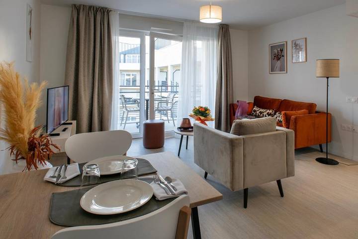 Location de vacances pour 2 personnes, avec vue et jardin ainsi que piscine et sauna à Trélissac - 2