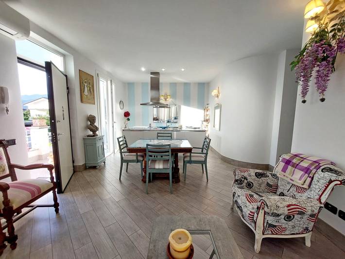 Vakantieappartement voor 4 personen, met tuin en balkon in Massa