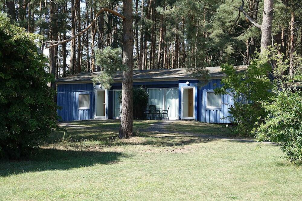 Bungalow A 3 - Feriendorf Silz im Kiefernwald mit eigenem Strandzugang in Silz, Fleesensee