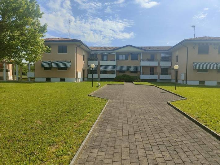 Gîte pour 6 personnes, avec Balcon ainsi que Terrasse et Jardin à Azzano Decimo