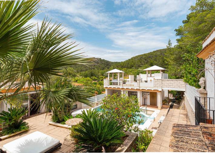 Villa Buscastell Ibiza, Es Broll: 8 personas, 5 dormitorios, piscina y jacuzzi in Buscastell, Sant Antoni de Portmany
