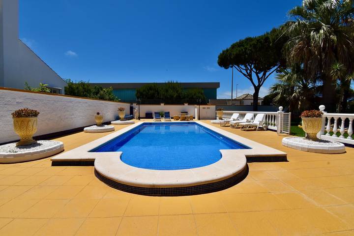 Chalet para 8 personas, con Jardín y Piscina en Andalucía - 4
