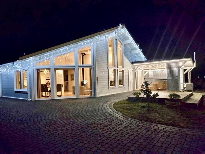 Villa für 10 Personen, mit Whirlpool und Sauna sowie Garten - 1