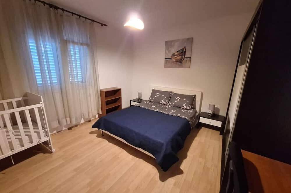 Appartement entier, App (4 + 1) à quelques pas de la vieille ville in Trogir, Split-Dalmatie