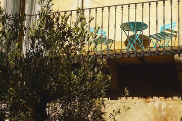 Location de vacances pour 15 personnes, avec piscine ainsi que balcon et jardin à La Tour-sur-Orb