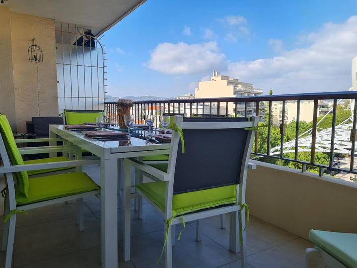 Gîte pour 4 personnes, avec terrasse et vue dans Office De Tourisme De Juan Les Pins - 2