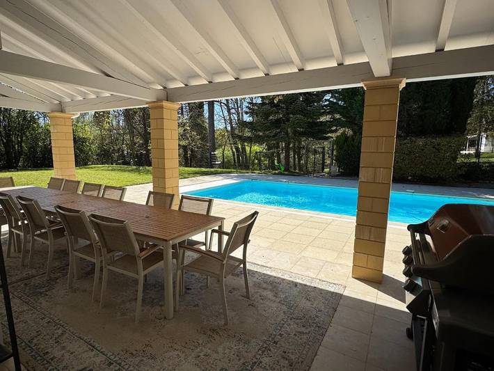 Location de vacances pour 2 personnes, avec jardin ainsi que jacuzzi et piscine à Mirepoix