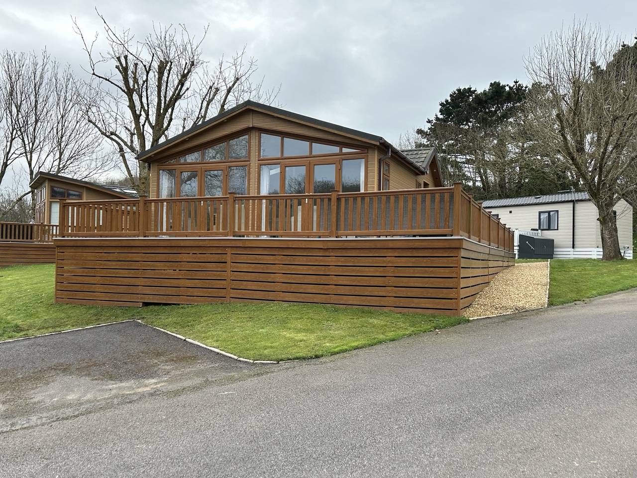 4 Bedroom Luxury Lodge Retreat in Lymington in Milford-on-Sea, Hampshire