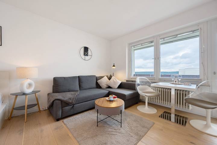 Hel lejlighed, Stylish, Comfortable Apartment with Balcony and Scenic Views in Neubulach, Nord Sortskoven