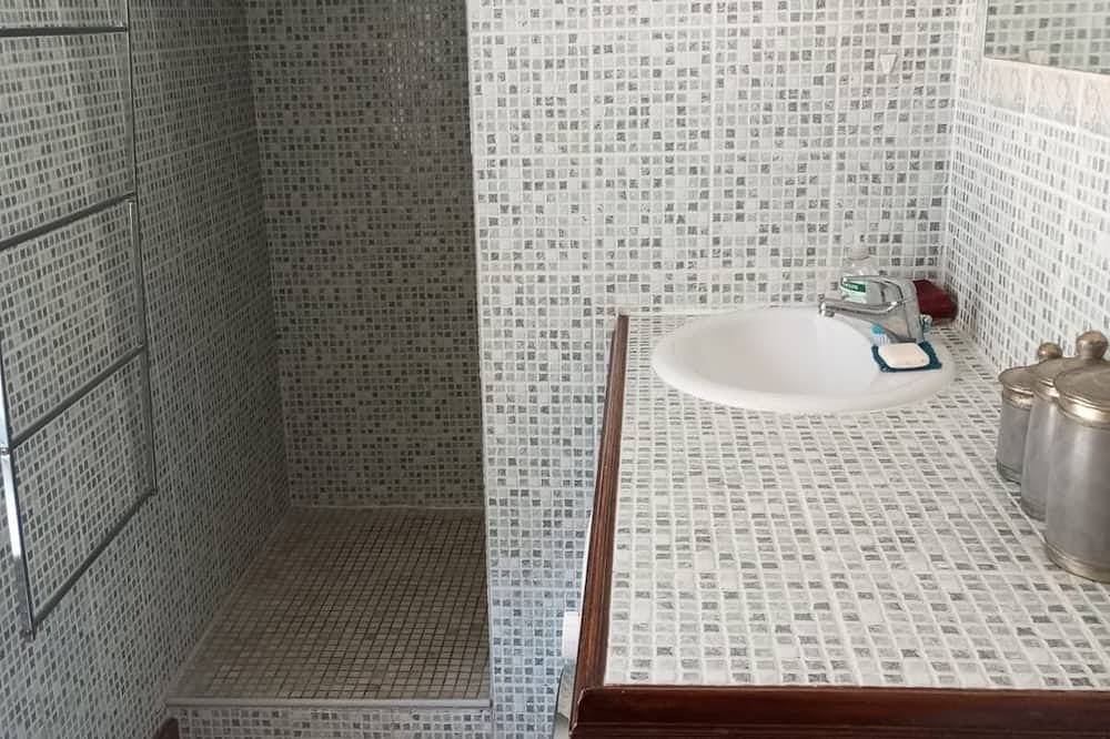 Maison périgourdine près de Lascaux et sites historiques. Grand jardin+piscine. in Saint-Rabier, Périgord Noir