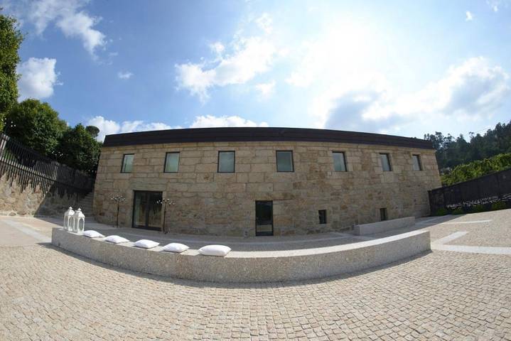 Cottage pour 3 personnes, avec piscine ainsi que vue et jardin dans Vizela