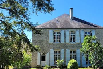 Château pour 14 personnes, avec jardin dans le Lot-et-Garonne