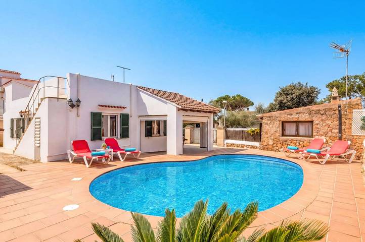 Villa pour 3 personnes, avec jardin à Cala Blanca
