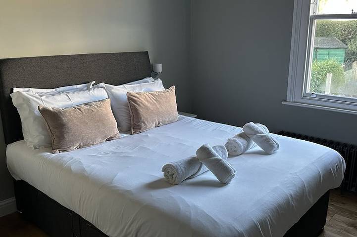 Ganze Wohnung, Luxus Business Suite – Zentral & Highspeed in Exeter, Devon