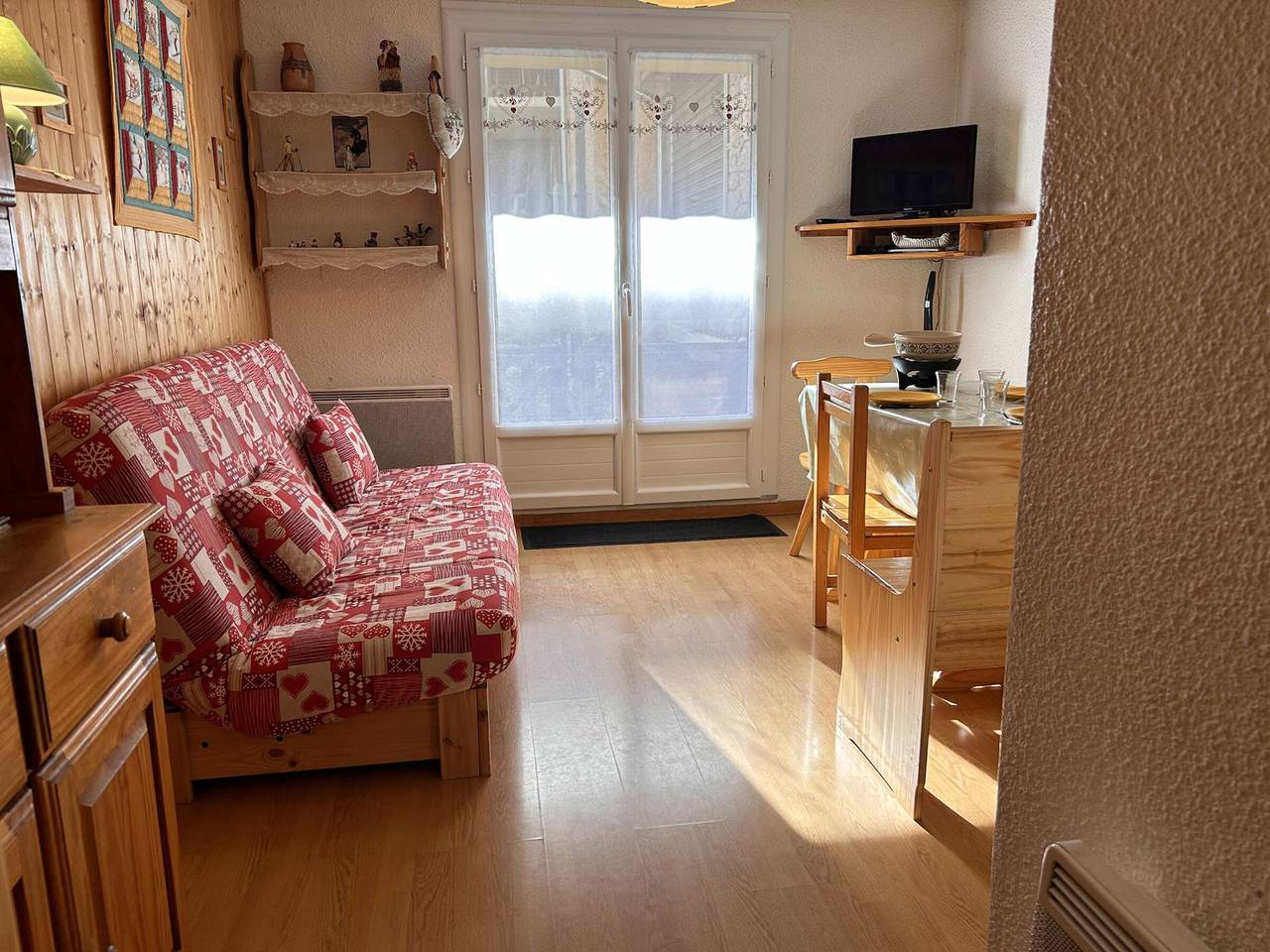 Appartement entier, Studio à Risoul 1850, 4 couchages, proche pistes in Station de Risoul, Risoul