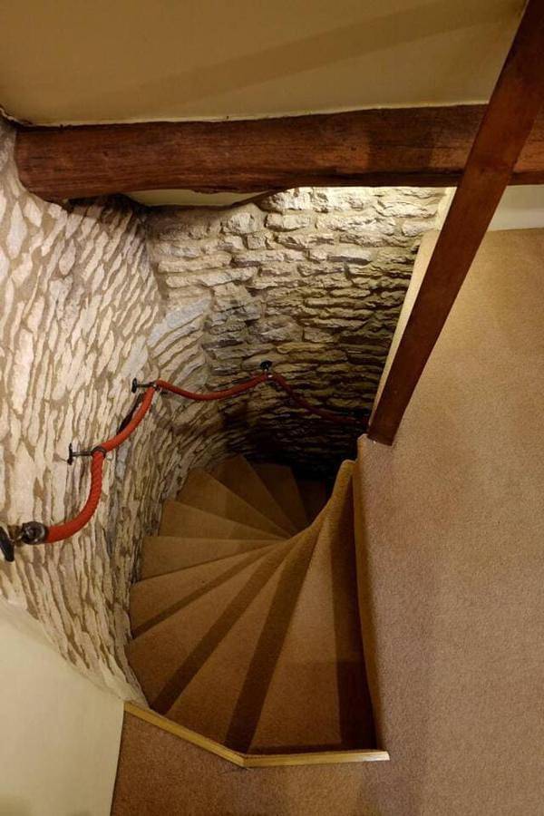 Gîte pour 6 personnes, avec terrasse, animaux acceptés à Bibury - 2