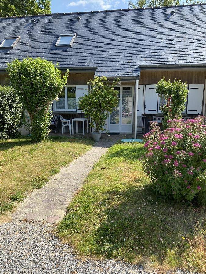 Location de vacances pour 6 personnes, avec vue et piscine, animaux acceptés à Saint-Broladre - 2