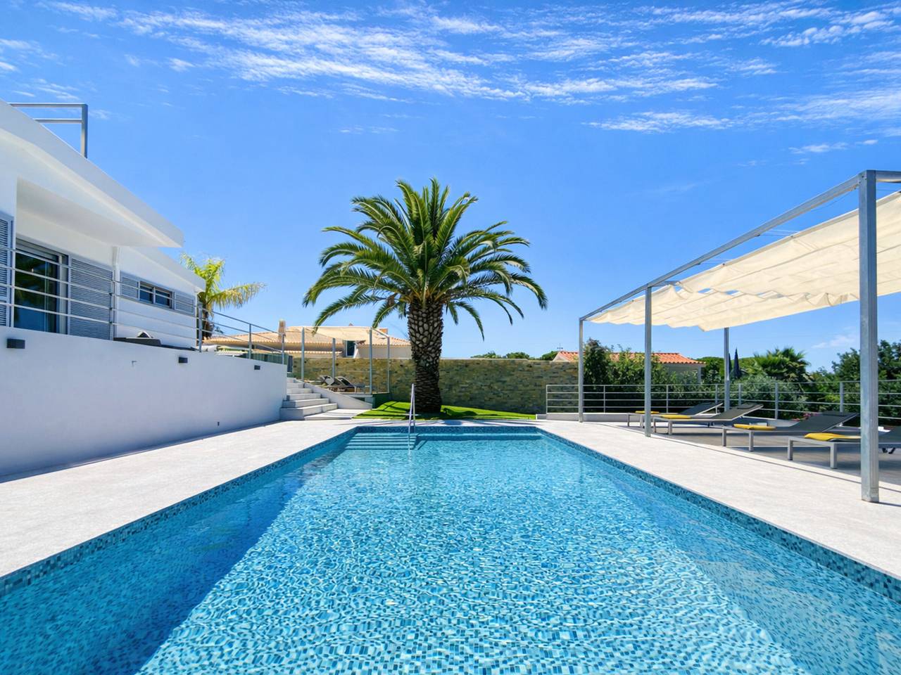 Modern Villa in Quarteira with Private Pool, Garden, and Close to the Sea - Sleeps 8 in Quarteira, Faro District