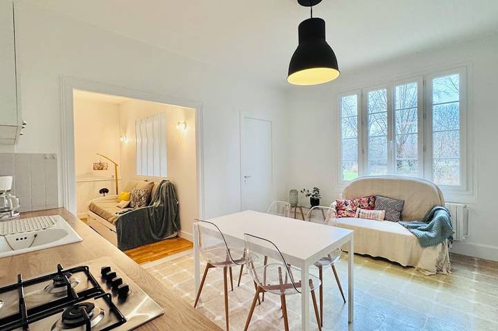 Location de vacances pour 5 personnes, avec piscine et jardin à Saint-Simeux