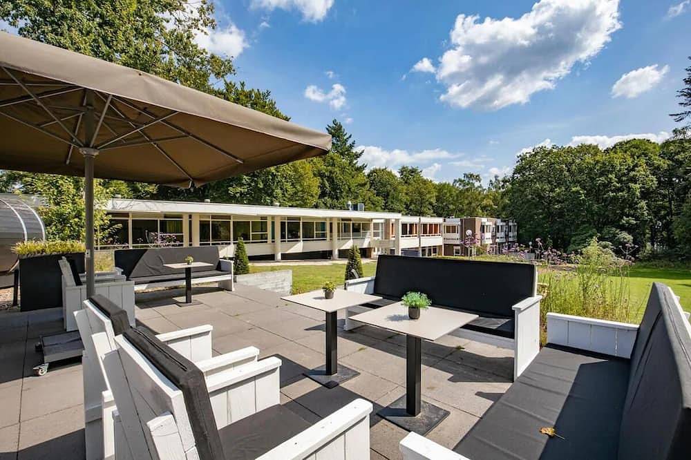 Relaxing Stay with Free Parking, Scenic Garden & Sun Deck to Unwind in Provincie Utrecht