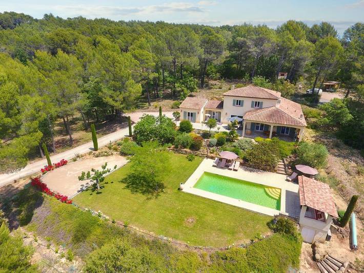 Gîte pour 8 personnes, avec piscine à Flayosc