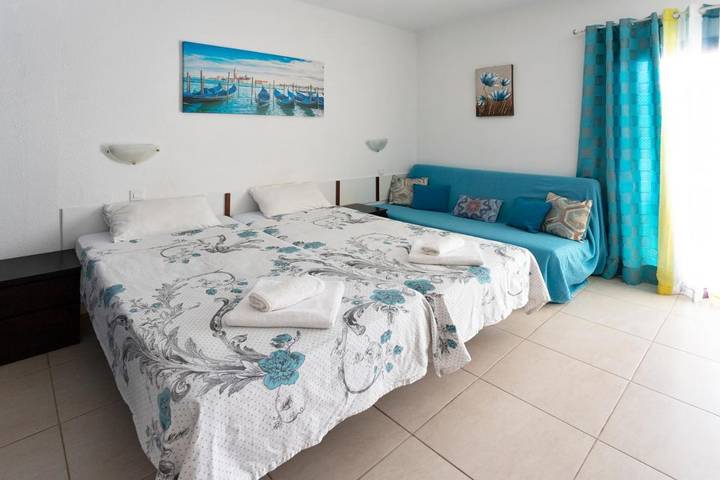 Gîte pour 2 personnes, avec piscine ainsi que jardin et vue dans Playa Paraíso - 2