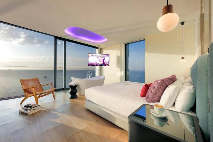 Hotel für 4 Personen, mit Balkon und Whirlpool sowie Terrasse und Garten am Playa d'en Bossa