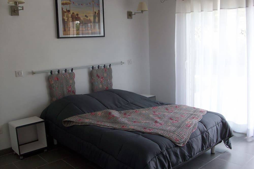 Chambre d'hôtes Les Lavandes dispo seulement 3 nuits  consecutives in Beaumont-du-Périgord, Périgord Pourpre