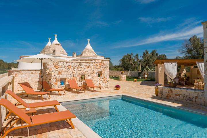 Casa Vacanze 'Trullo Amami Con Piscina Privata' con Piscina Privata, Wi-Fi e Aria Condizionata in San Michele Salentino, Salento