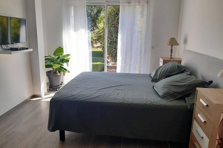 Location de vacances pour 6 personnes, avec terrasse et jardin à Montegrosso - 3