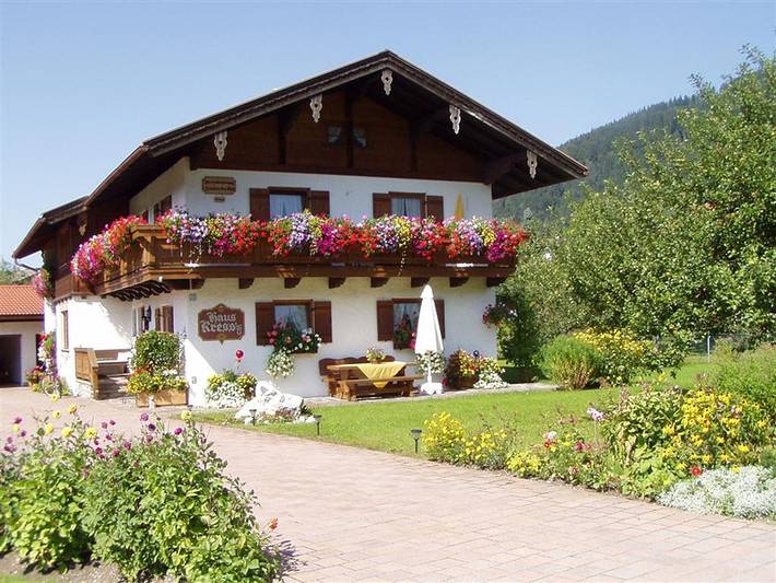 Ferienwohnung für 2 Personen, mit Balkon und Terrasse sowie Garten in Inzell