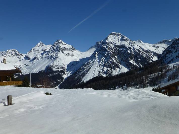 Hütte für 4 Personen, mit Terrasse und Garten in Arosa - 2