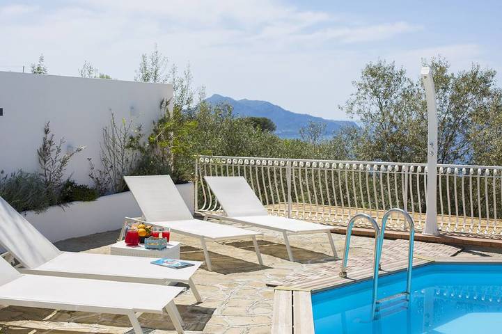 Villa Venus in Penisola Sorrentina: comfort per la tua vacanza in sicurezza in Termini Napoli, Massa Lubrense