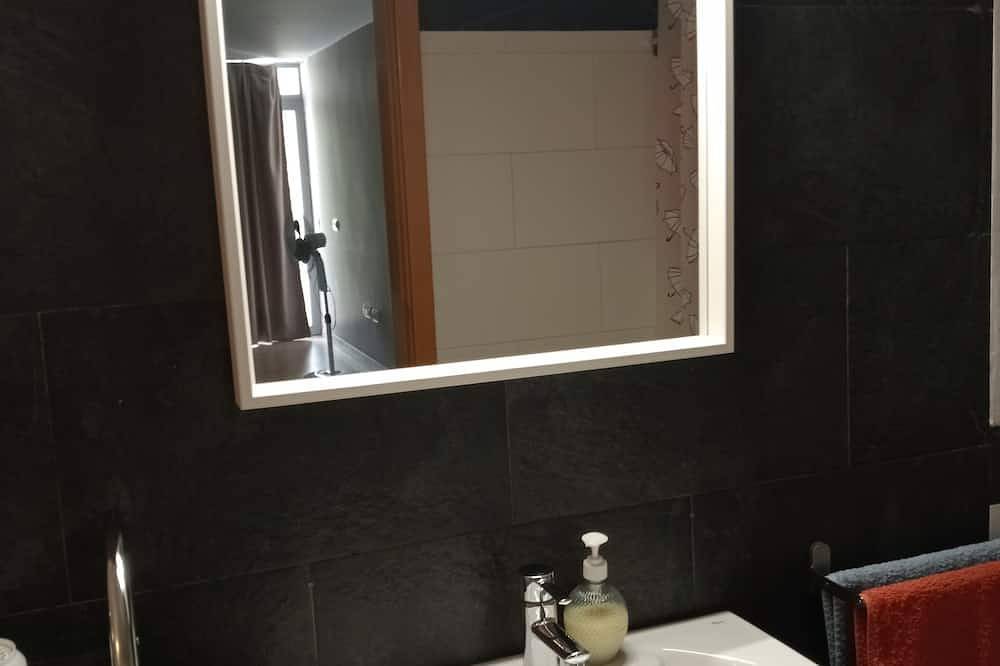 Appartamento intero, Amplio Alojamiento, Céntrico y Tranquilo, Aire Ac., Wifi, Ascensor, 4 Pax in Talavera de la Reina, Provincia di Toledo