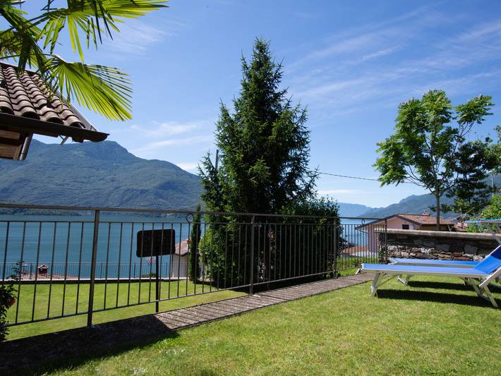 Ferienwohnung für 4 Personen, mit Balkon und Terrasse sowie Garten und Seeblick in Domaso - 3