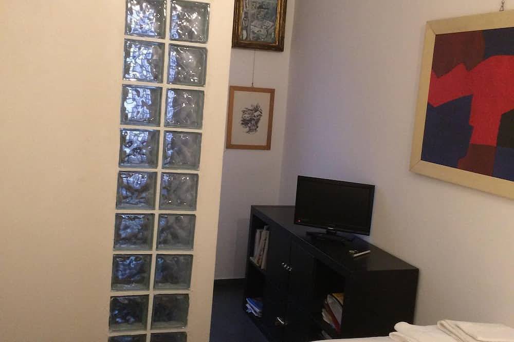 Appartamento intero, Centro, wi-fi ,climatizzato,utenze pulizie biancheria camere e bagno comprese . in Parma, Provincia di Parma