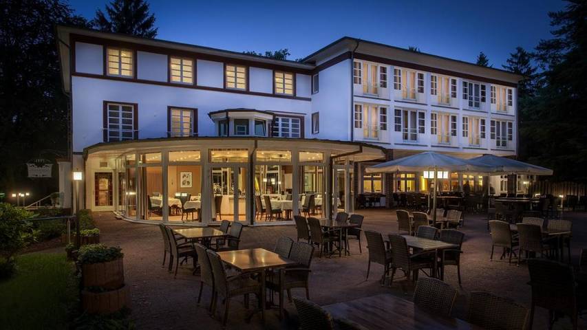 Hotel, mit Terrasse und Garten
