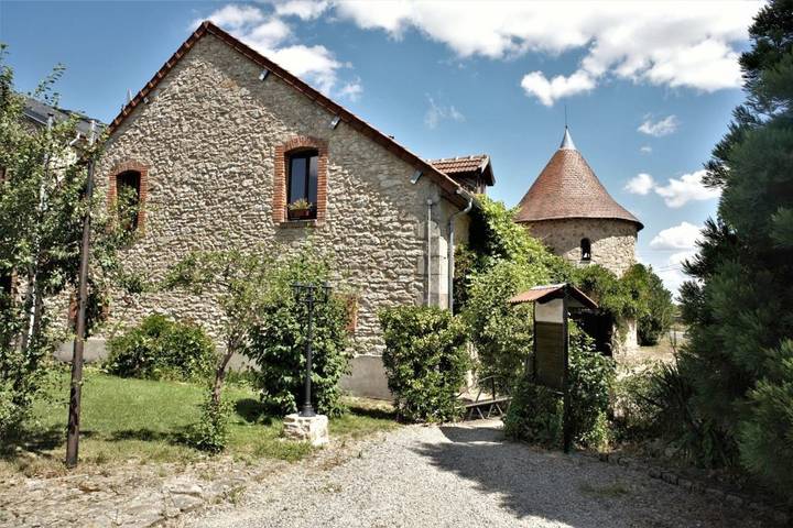Hôtel pour 2 personnes, avec Terrasse ainsi que Jardin et Piscine
