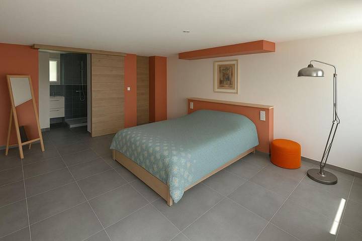 Chambre d’hôte pour 3 personnes, avec vue et jardin à Le Massegros