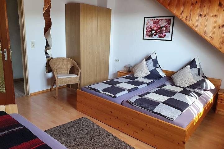 Ferienwohnung für 5 Personen, mit Balkon in Diedorf