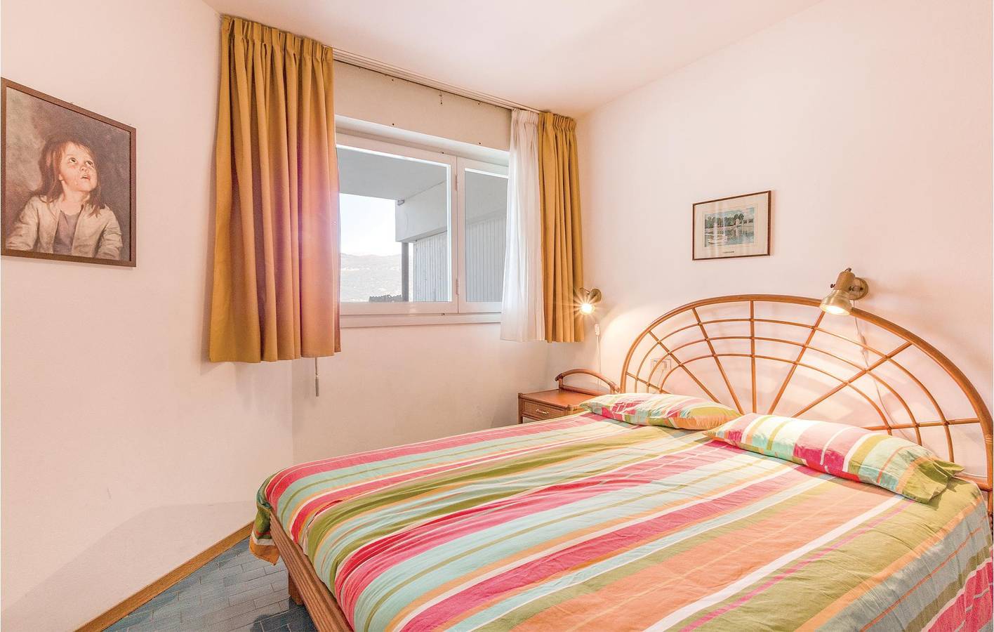 Ganze Ferienwohnung, Rückzugsort am See: Appartement mit Terrasse & Parkplatz in Porto Valtravaglia, Lago Maggiore (Lombardei)