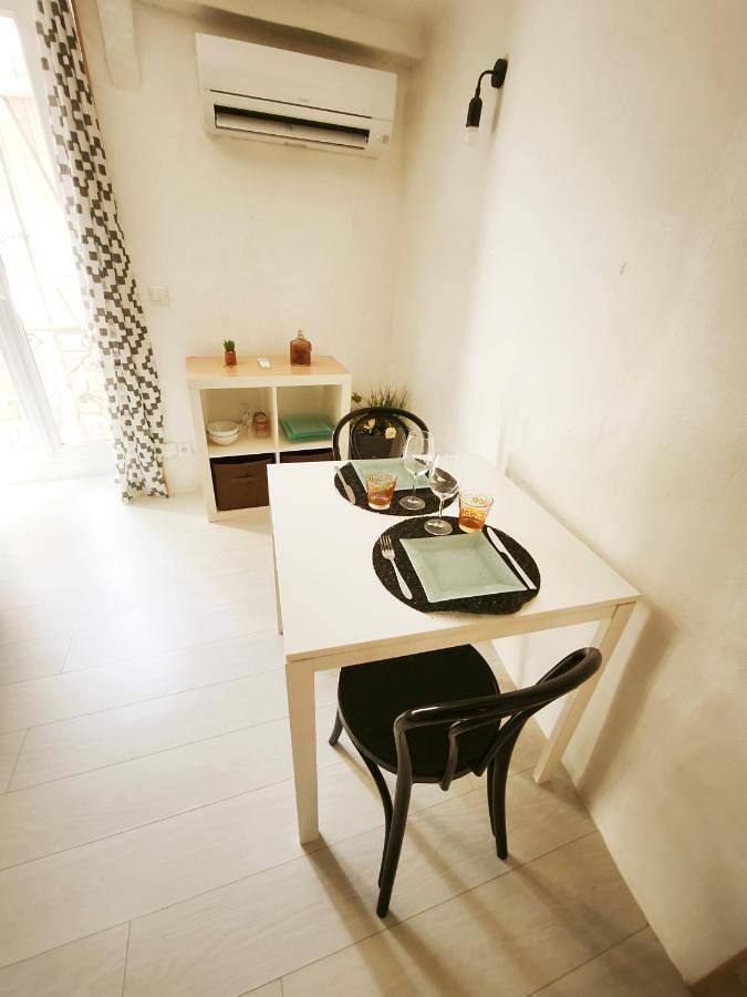 Appartement entier, Studio cosy au coeur de Puget sur Argens in Puget-sur-Argens, Côte méditerranéenne (France)