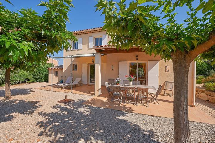 Maison de vacances pour 6 personnes, avec Terrasse et Jardin ainsi que Bassin pour enfant et Piscine