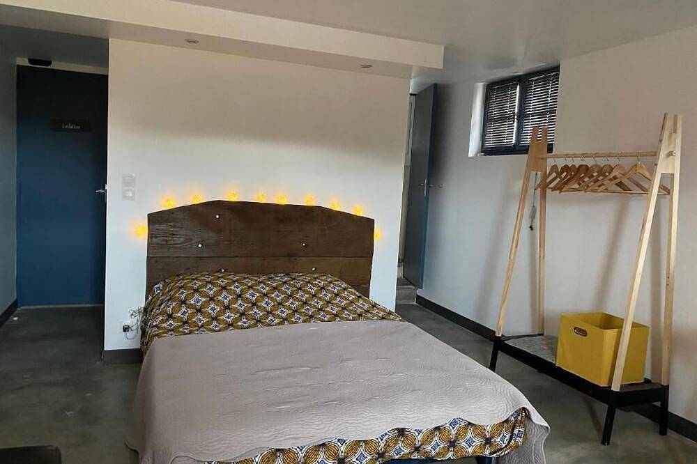 Chambre d'hôtes 2p, gestion libre, piscine partagée in Alba-la-Romaine, Privas
