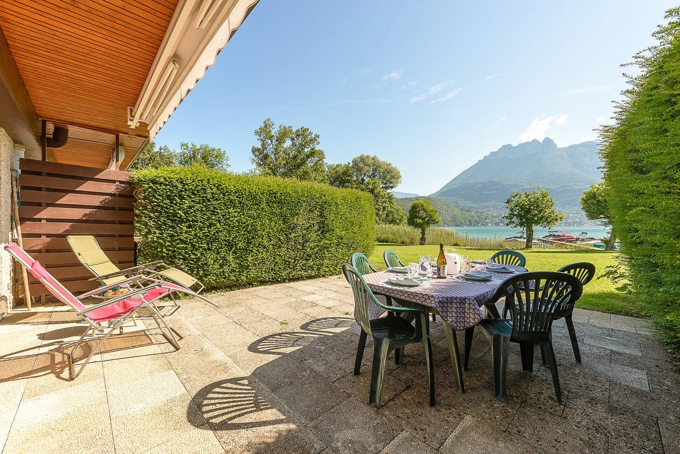 Apartamento entero, The Lake and Chill - rez de jardin de 3ch, pieds dans l'eau in Duingt, Bauges