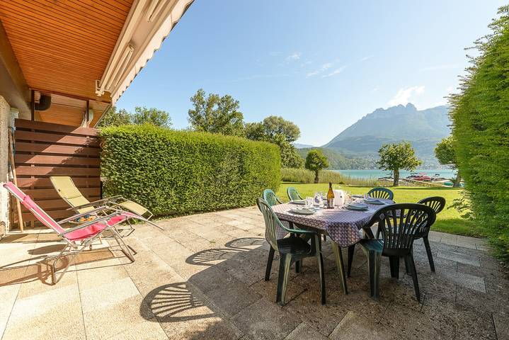 Appartement de vacances pour 5 personnes, avec jardin ainsi que vue sur le lac et terrasse