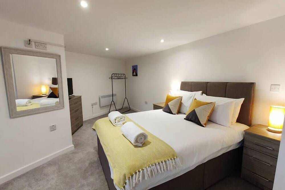Appartamento intero, Fully Equipped Kitchen, Double room, Parking in Swansea, Swansea e dintorni